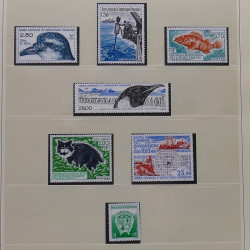 Collection timbres T.A.A.F. 1955-2000 neufs en un album.