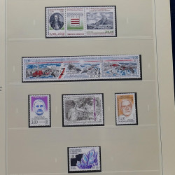 Collection timbres T.A.A.F. 1955-2000 neufs en un album.