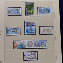 Collection timbres T.A.A.F. 1955-2000 neufs en un album.