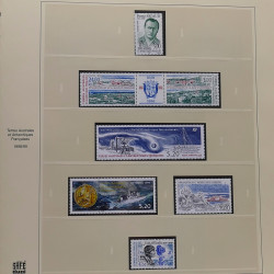 Collection timbres T.A.A.F. 1955-2000 neufs en un album.