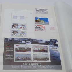 Lot de timbres de Monaco et DOM-TOM neufs** en un album.