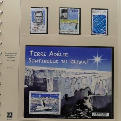 Collection timbres T.A.A.F. 2015-2025 neufs en deux albums.