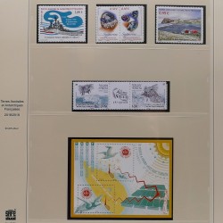 Collection timbres T.A.A.F. 2015-2025 neufs en deux albums.