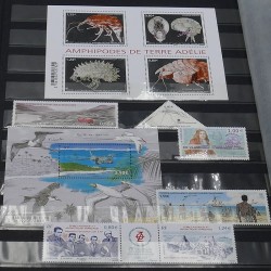 Collection timbres de T.A.A.F. 2017-2020 neufs en un album.