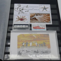 Collection timbres de T.A.A.F. 2017-2020 neufs en un album.