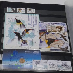 Collection timbres de T.A.A.F. 2017-2020 neufs en un album.