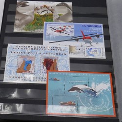 Collection timbres de T.A.A.F. 2017-2020 neufs en un album.