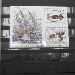Collection timbres de T.A.A.F. 2017-2020 neufs en un album.