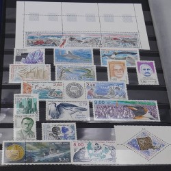 Collection timbres de T.A.A.F. 1996-2016 neufs** en un album.
