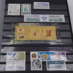 Collection timbres de T.A.A.F. 1996-2016 neufs** en un album.