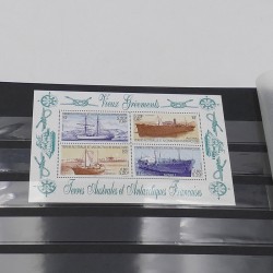 Collection timbres de T.A.A.F. 1996-2016 neufs** en un album.