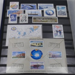 Collection timbres de T.A.A.F. 1996-2016 neufs** en un album.
