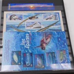 Collection timbres de T.A.A.F. 1996-2016 neufs** en un album.