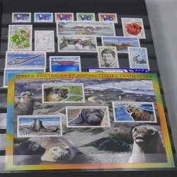 Collection timbres de T.A.A.F. 1996-2016 neufs** en un album.