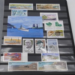 Collection timbres de T.A.A.F. 1996-2016 neufs** en un album.