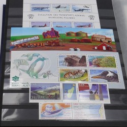Collection timbres de T.A.A.F. 1996-2016 neufs** en un album.