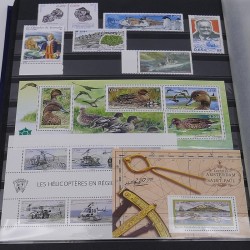 Collection timbres de T.A.A.F. 1996-2016 neufs** en un album.
