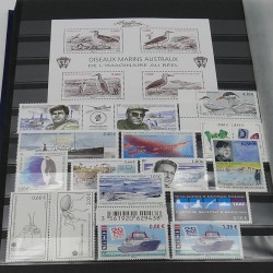 Collection timbres de T.A.A.F. 1996-2016 neufs** en un album.