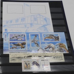 Collection timbres de T.A.A.F. 1996-2016 neufs** en un album.
