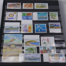Collection timbres de Mayotte 1997-2008 neufs** en un album.