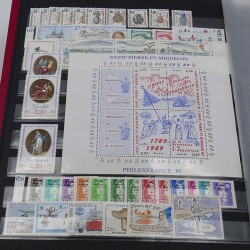 Collection timbres de Saint Pierre et Miquelon 1986-2020 neufs** en un album.