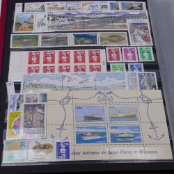 Collection timbres de Saint Pierre et Miquelon 1986-2020 neufs** en un album.