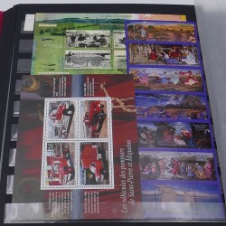Collection timbres de Saint Pierre et Miquelon 1986-2020 neufs** en un album.