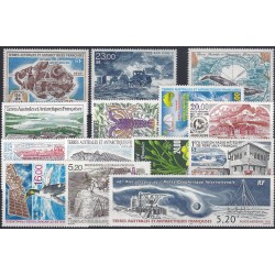 T.A.A.F. timbres poste aérienne N°137-150 neufs**.