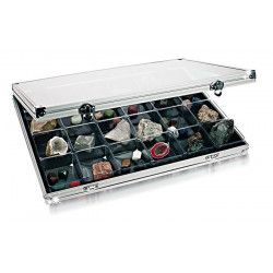 Vitrine en aluminium avec 24 cases pour objets de collection.