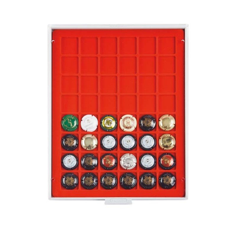 Box velours rouge vif pour 48 plaques de muselets de champagne.