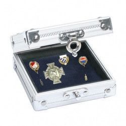 Coffret-vitrine compact pour présenter divers objets de collection.