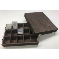 Coffret en bois naturel pour ranger 400 étuis numismatiques 50 x 50 mm.