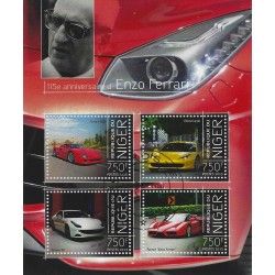 Voitures d'Enzo Ferrari bloc-feuillet de 4 timbres thématiques.