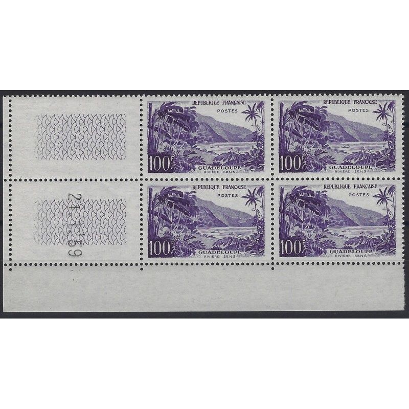 Guadeloupe timbre N°1194 en bloc coin daté neuf**.