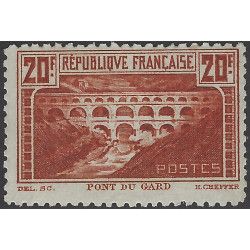 Pont du Gard timbre de France N°262B neuf**. R