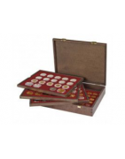 Coffret numismatique Carus Lindner en bois massif pour mettre en valeur votre collection de monnaies.